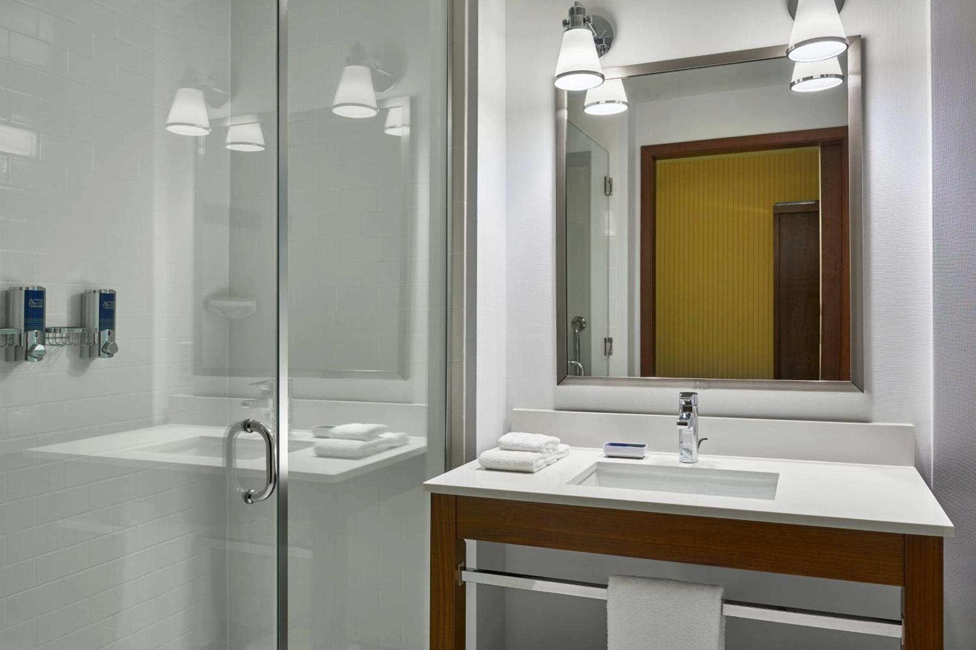 Four Points By Sheraton Fargo Medical Center Екстер'єр фото